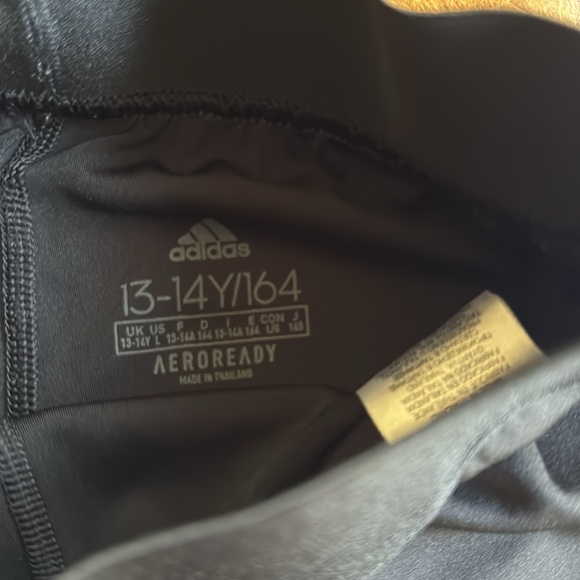 Girls Adidas Volleyball Shorts (2) Size Large - Picture 2 of 3